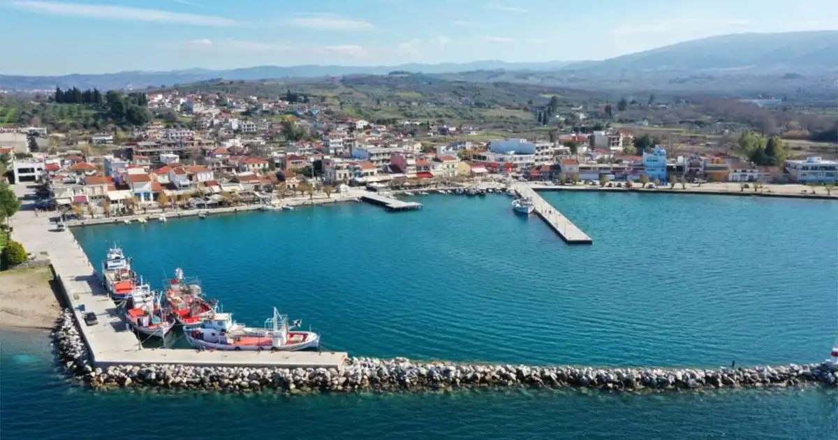 Ωρεοί, λιμάνι