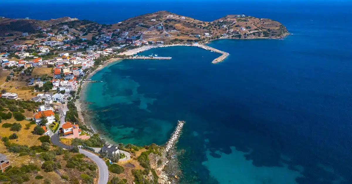 Πετριές, Άγιοι Απόστολοι