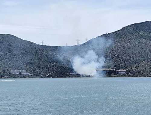 Φωτιά στη Γλύφα δίπλα σε δεξαμενές