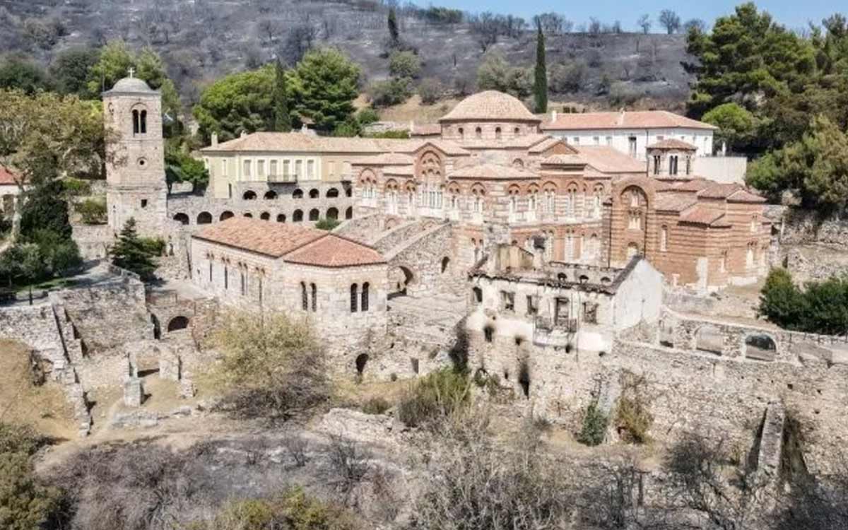 2.400.000 € για την αποκατάσταση της Ιεράς Μονής Οσίου Λουκά στη Βοιωτία